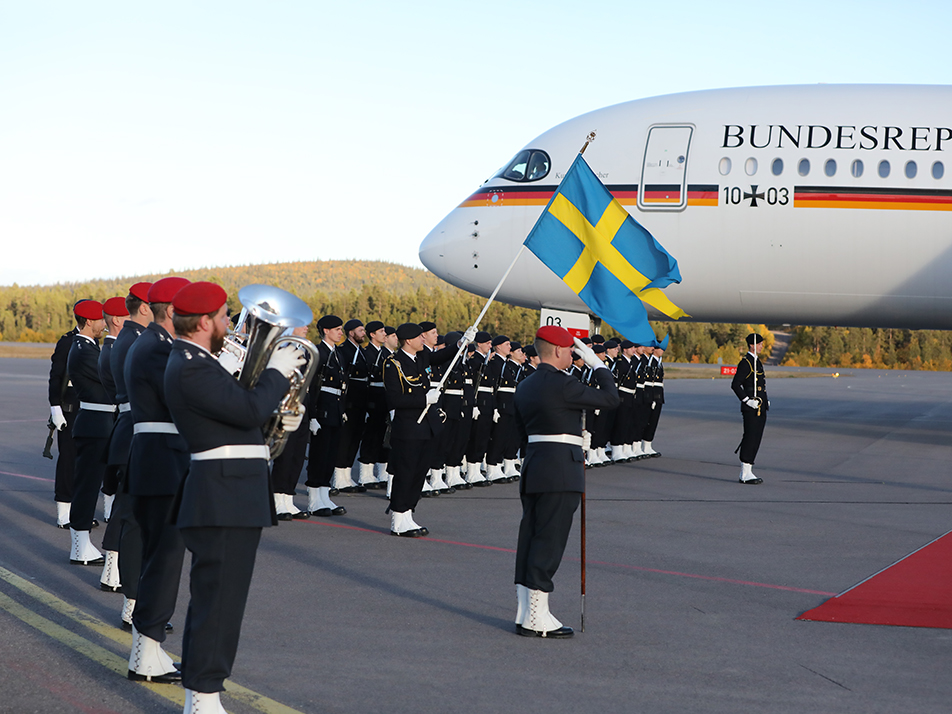 På Kiruna Airport hölls en avskedsceremoni som avslutade statsbesöket. 