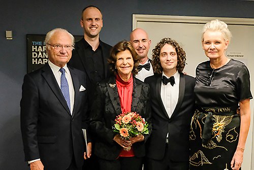 Kungaparet tillsammans med Jacob Mühlrad, Eva Dahlgren, (bakre raden:) Peter Dijkstra och Micael Bindefeld.