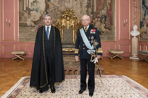Kungen tog emot Algeriets ambassadör Mr Abdelaziz Djerad i högtidlig audiens på Kungl. Slottet.