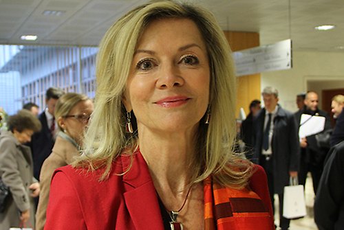 Ambassadör Veronika Wand-Danielsson under besöket på CNES i Toulouse.