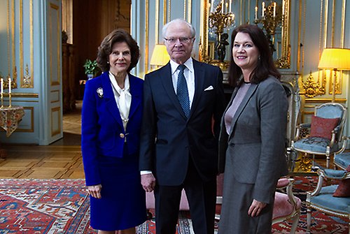 Kungaparet tillsammans med EU- och handelsminister Ann Linde i Prinsessan Sibyllas våning på Kungl. Slottet. 