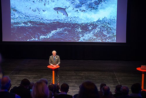 ”Det är alltid lika roligt att vara tillbaka här i vackra Västerbotten. Jag ser mycket fram emot dagens konferens, som kommer att ta upp en viktig aspekt av fiskefrågorna, nämligen turismen.
