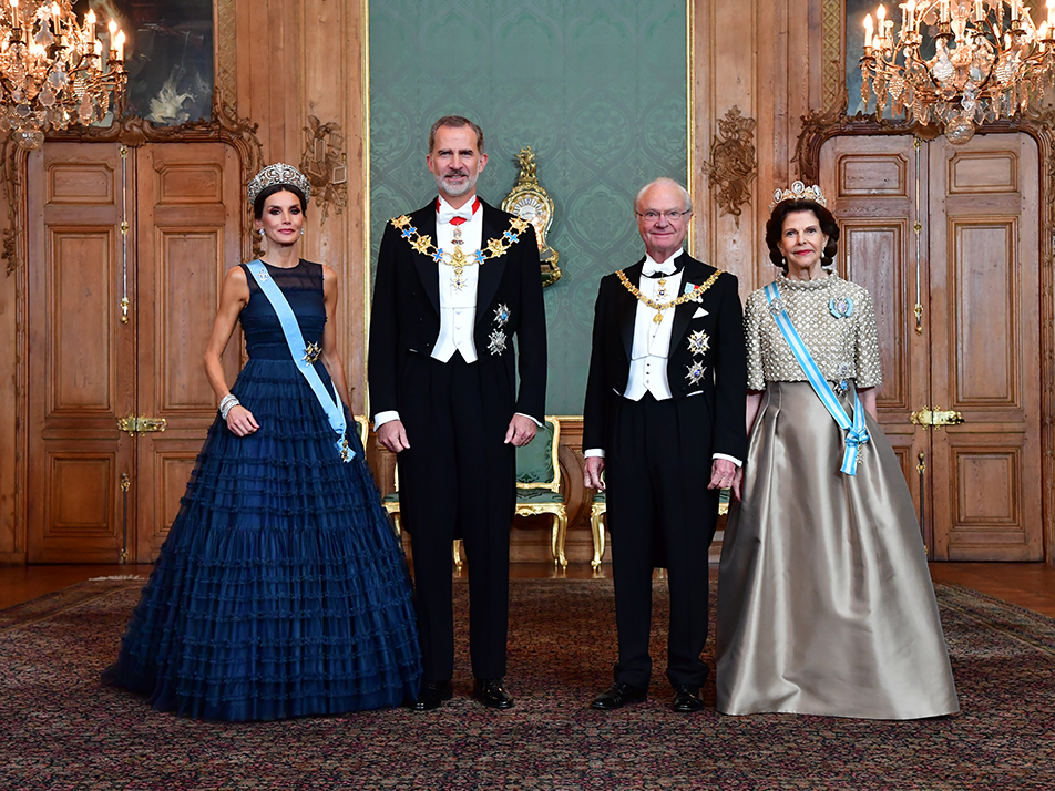 The Kings and Queens of Sweden and Spain before the gala dinner at the Royal Palace.