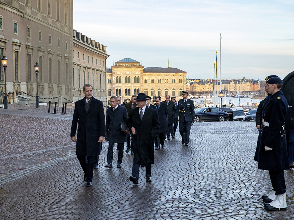 The King and King Felipe VI during the walk from the Royal Palace to the Nobel Museum. 