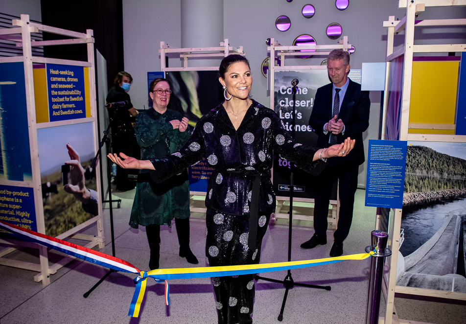 The Crown Princess at the opening of the Swedish Institute's exhibition, which is on show at the Pavillon Vendôme in Paris.