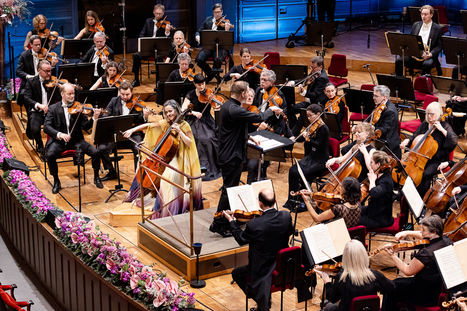 Cellist Sol Gabetta performed Camille Saint-Saëns' Cello Concerto No. 1 together with the Royal Stockholm Philharmonic Orchestra.