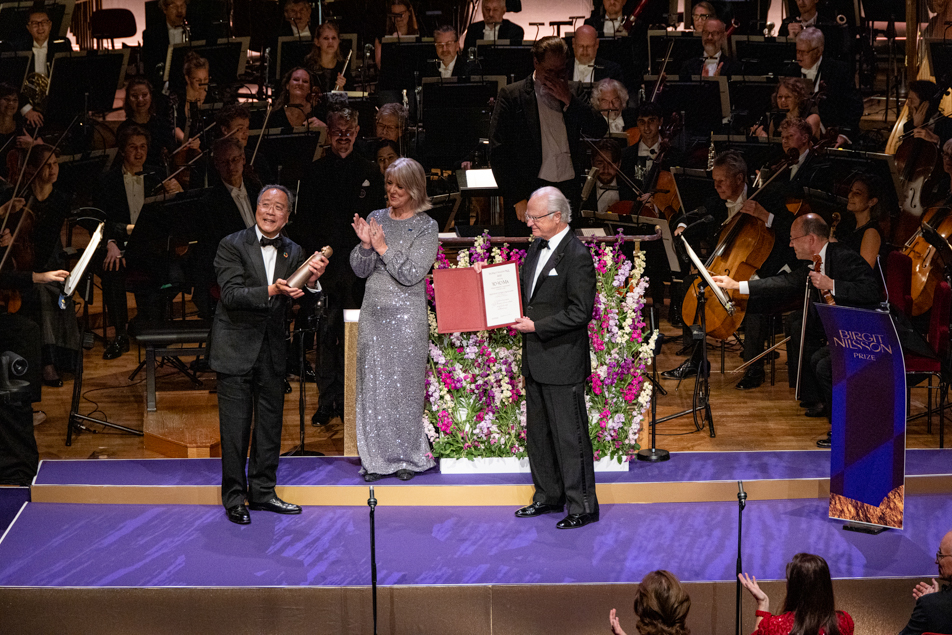 Kungen delar ut Birgit Nilsson-priset till Yo-Yo Ma.