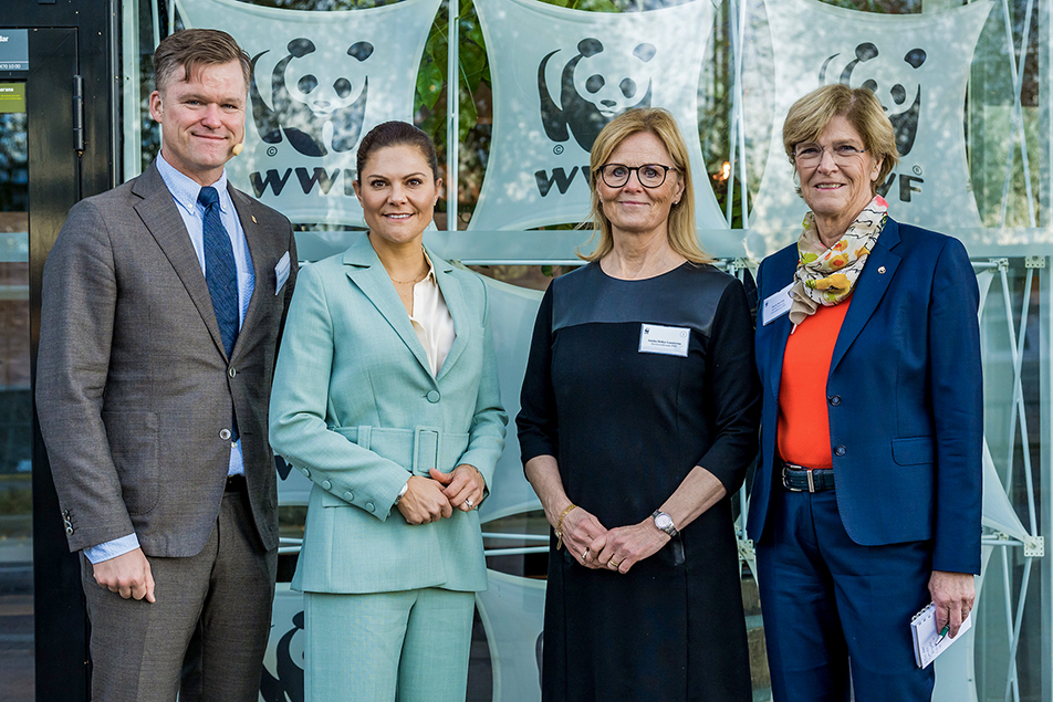 Vid ankomsten välkomnades Kronprinsessan av generalsekreterare Gustaf Lind, styrelseordförande Annika Helker Lundström och interim ordförande för förtroenderådet Maria Norrfalk.