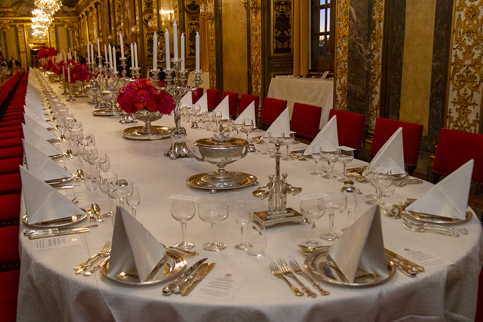 Det dukade bordet i Karl XI:s galleri.