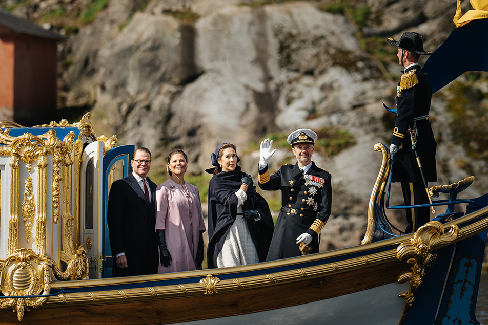 Danmarks kungapar och Kronprinsessparet på kungaslupen Vasaorden.