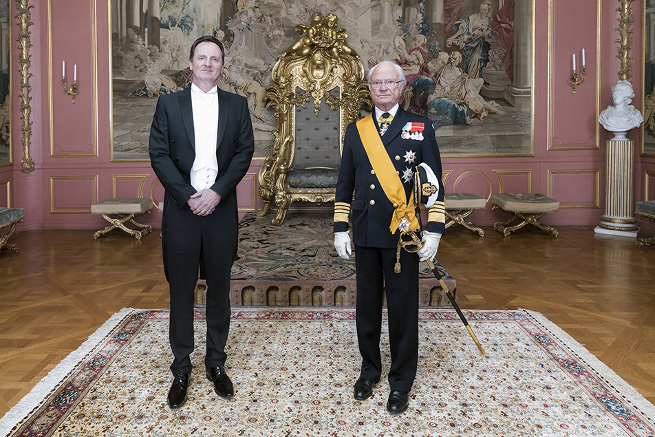 Luxembourg's ambassador Henri Schumacher and The King during the audience at the Royal Palace. During the audience, The King wore the Order of the Gold Lion of the House of Nassau. 