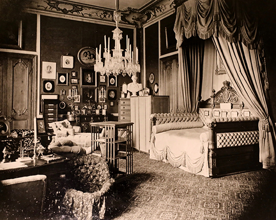 1882 använde drottning Sofia rummet som sängkammare. 