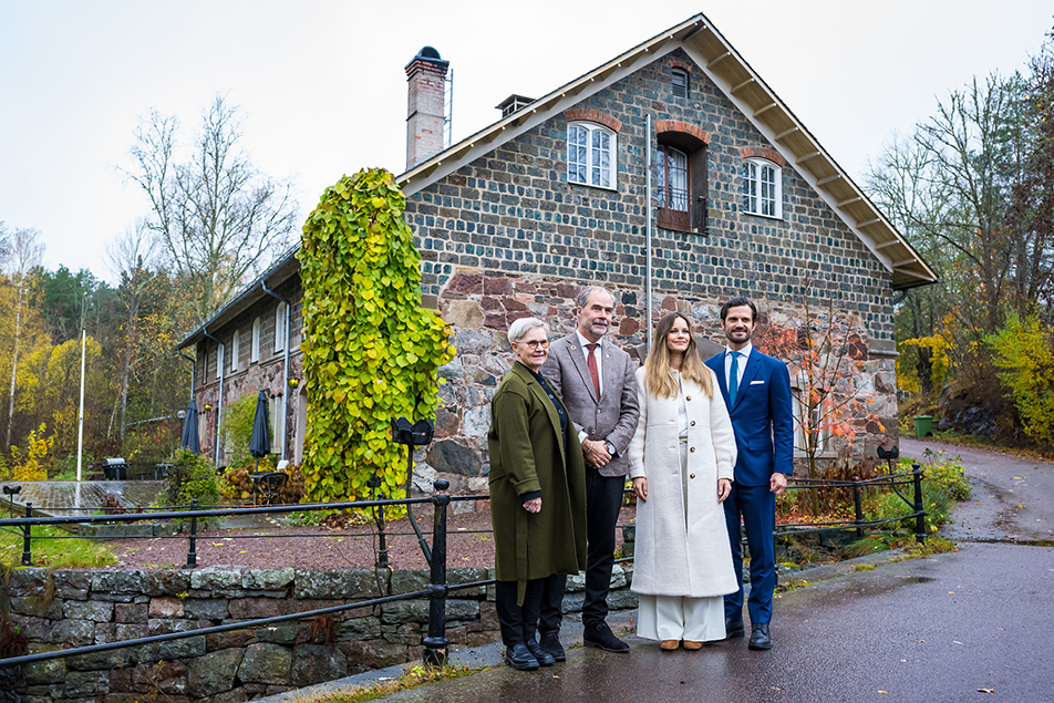 Prinsparet tillsammans med landshövdingeparet Georg och My Andrén vid Kungskvarnen Borgvik.
