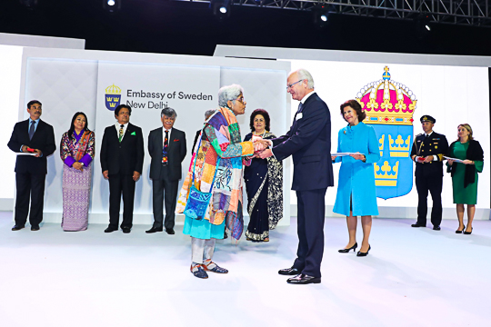 Kungen inledde kvällen med att dela ut Nordstjärneorden till indiska medborgare som gjort personliga insatser för Sverige.