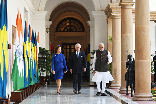 Kungaparet besökte Indiens premiärminister Narendra Modi i Hyderabad house.