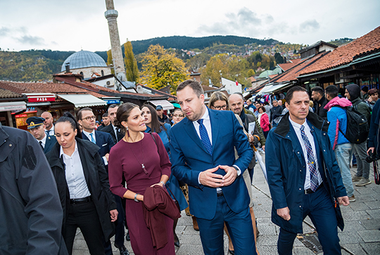 Sarajevos borgmästare ledde en rundvandring genom staden.