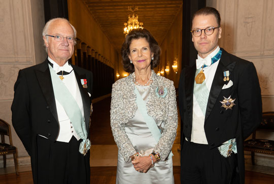 Kungaparet och Prins Daniel inför IVA:s bankett. 