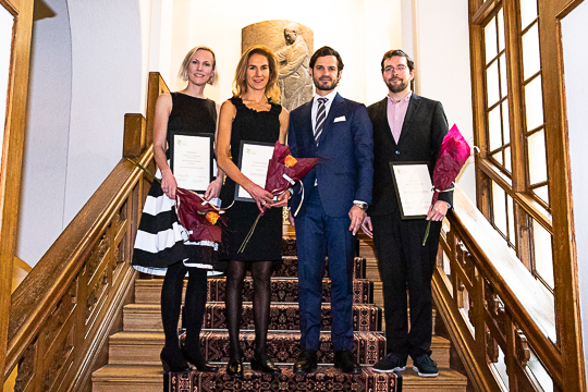Prins Carl Philip tillsammans med stipendiaterna Erika Baraldi, Emöke Deschmann och Itay Zamir.