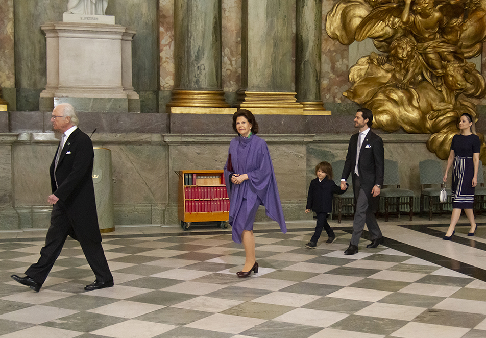 Kungaparet, Prins Carl Philip, Prins Alexander och Lina Hellqvist anländer till Te Deum i Slottskyrkan.