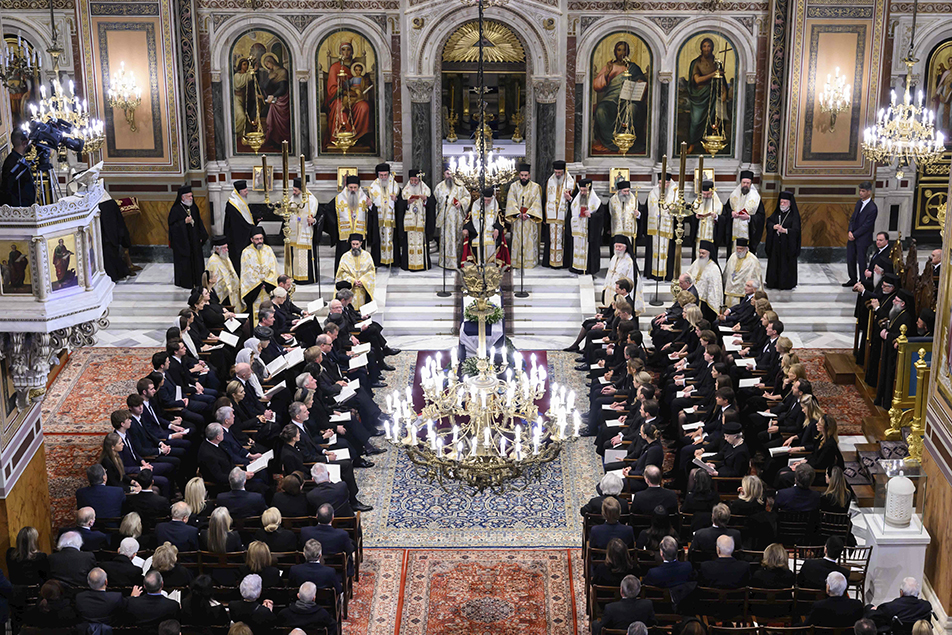Begravningsgudstjänsten ägde rum i Metropolis-katedralen i Aten.