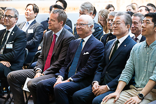 Kungen, presidenten och Anders Ygeman på Norrsken Foundation. 