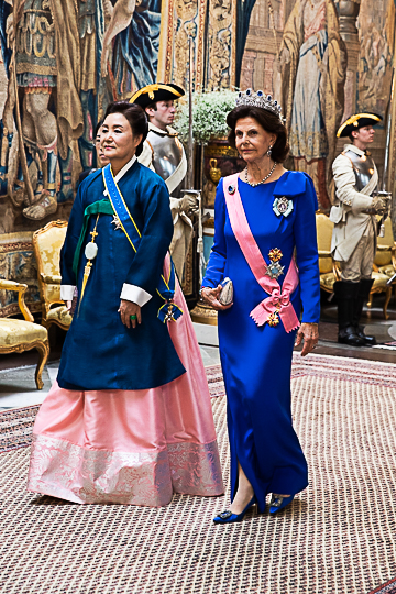 Drottningen och Republiken Koreas första dam Kim Jung-sook. 