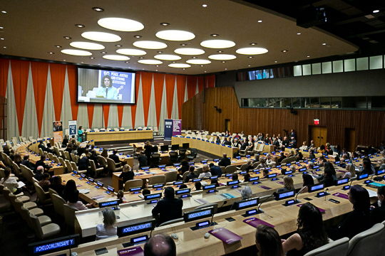 Drottningen talar på FN:s högkvarter i New York. 