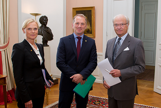 Anna Peterson Skogsborg, Håkan Wirtén och Kungen vid mötet på Kungliga slottet.