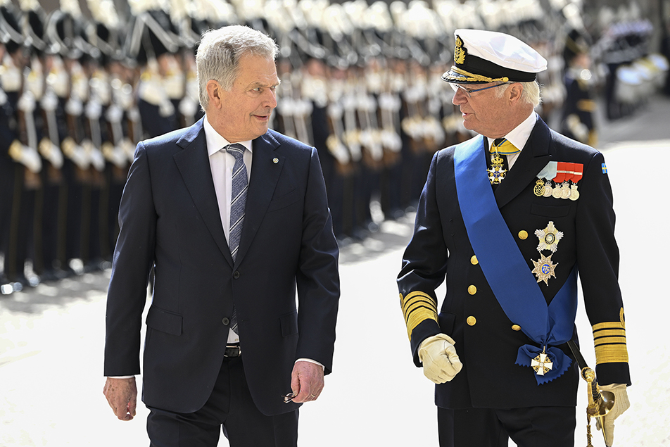 The King and President Niinistö during the welcome ceremony in the Inner Courtyard. 