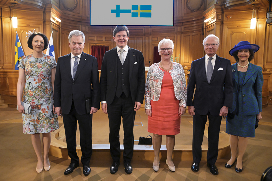 The King and Queen and the Presidential couple with Speaker of the Riksdag Andreas Norlén and Deputy Speaker Åsa Lindestam on arrival at the Riksdag's Second Chamber. 