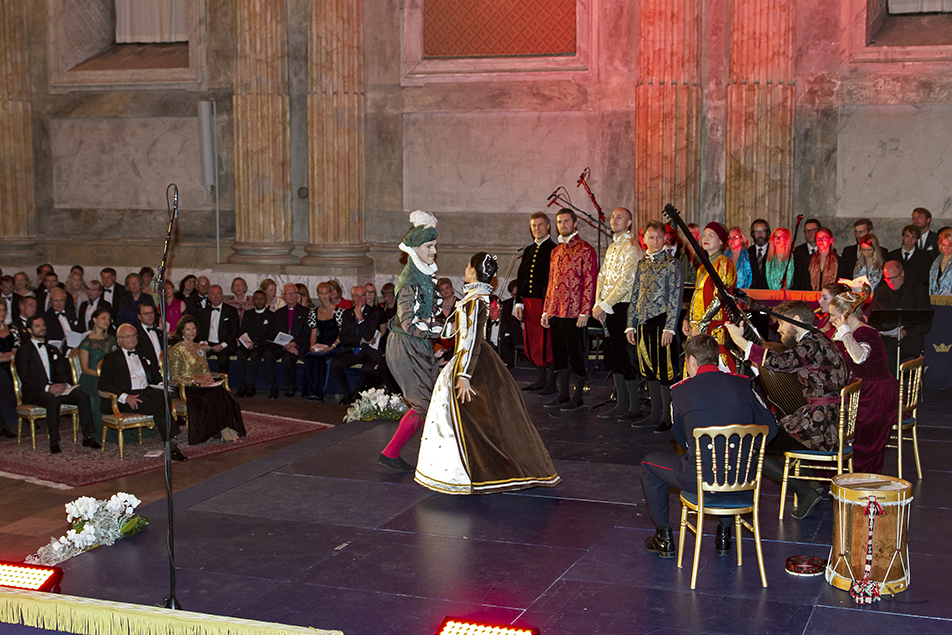 Daniela Pontvik Valero och Kaj Sylegård framför Españoleta, en hövisk 1500-talsdans. 