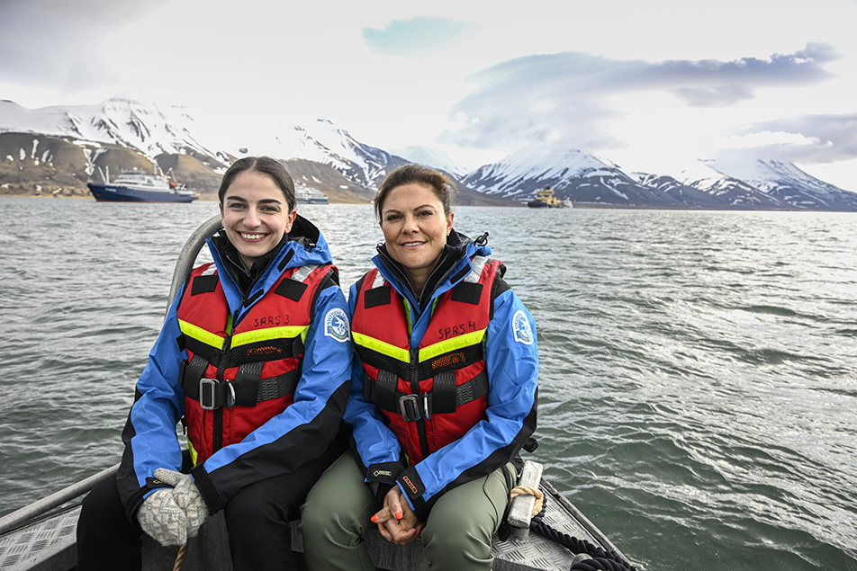 Kronprinsessan och klimat- och miljöministern på Svalbard. 