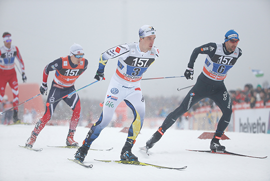 Sveriges Calle Halfvarsson körde slutsträckan på herrarnas 4x7,5 km stafett. I laget ingick också Daniel Richardsson, Johan Olsson och Marcus Hellner. 