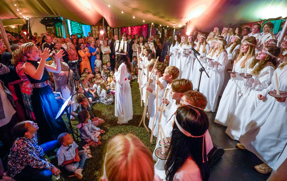 Young Swedes living in Kenya took part in a Lucia procession. 
