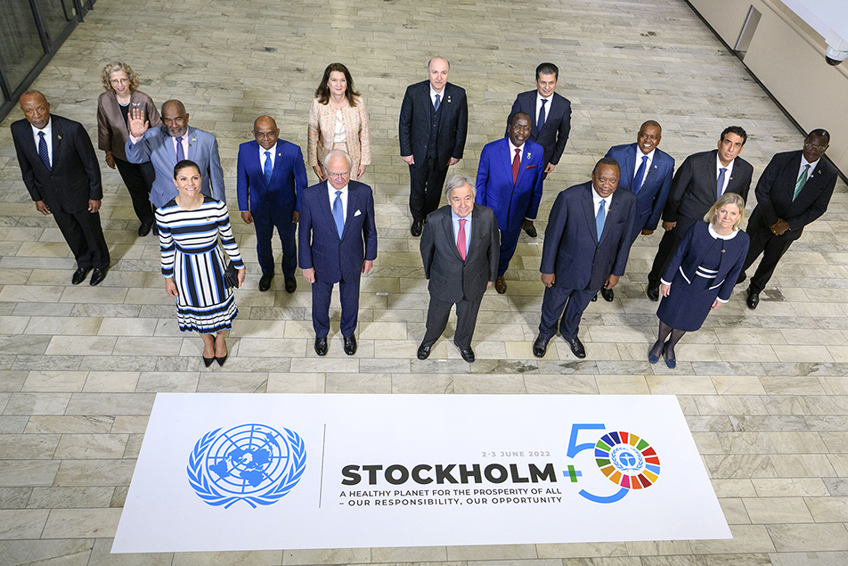 Front row: The Crown Princess, The King, UN Secretary-General António Guterres, President of Kenya Uhuru Kenyatta and Prime Minster Magdalena Andersson. Executive Director of the UN Environment Programme Inger Andersen and Minister for Foreign Affairs Ann Linde can be seen in the back row. 