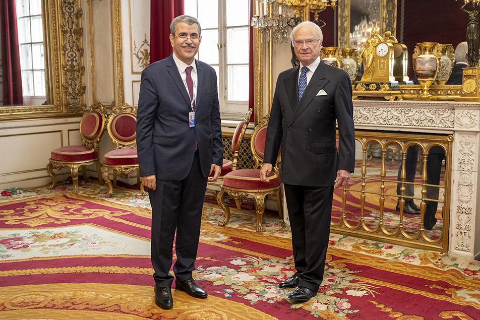 Kungen tillsammans med Algeriets ambassadör Abdelaziz Djerad.