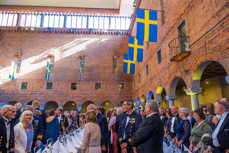 Blå hallen med gäster
