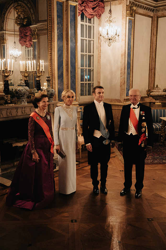 The King and Queen and the Presidential couple in the Vita Havet Assembly Rooms. 
