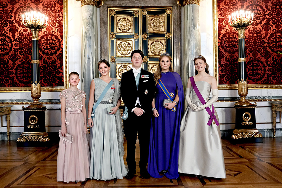 Prinsessan Estelle, Prinsessan Ingrid Alexandra av Norge, Prins Christian av Danmark, Prinsessan Catharina-Amalia av Nederländerna och Prinsessan Elisabeth av Belgien samlade i Köpenhamn.