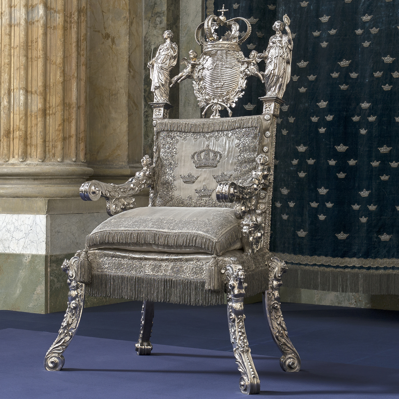 The last time the silver throne was used was in 1974, when the ceremonial Opening of the Parliamentary Session took place in the Hall of State at the Royal Palace for the last time. 