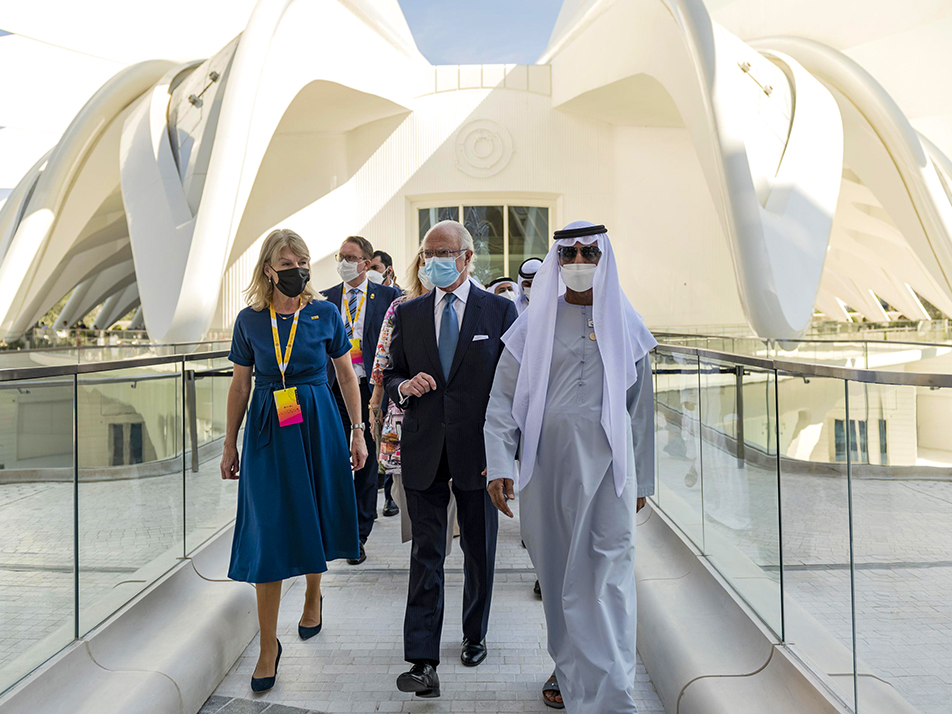 Minister for Foreign Trade Anna Hallberg, The King and Sheikh Nahyan Bin Mubarak Al Nahyan at the world exhibition.