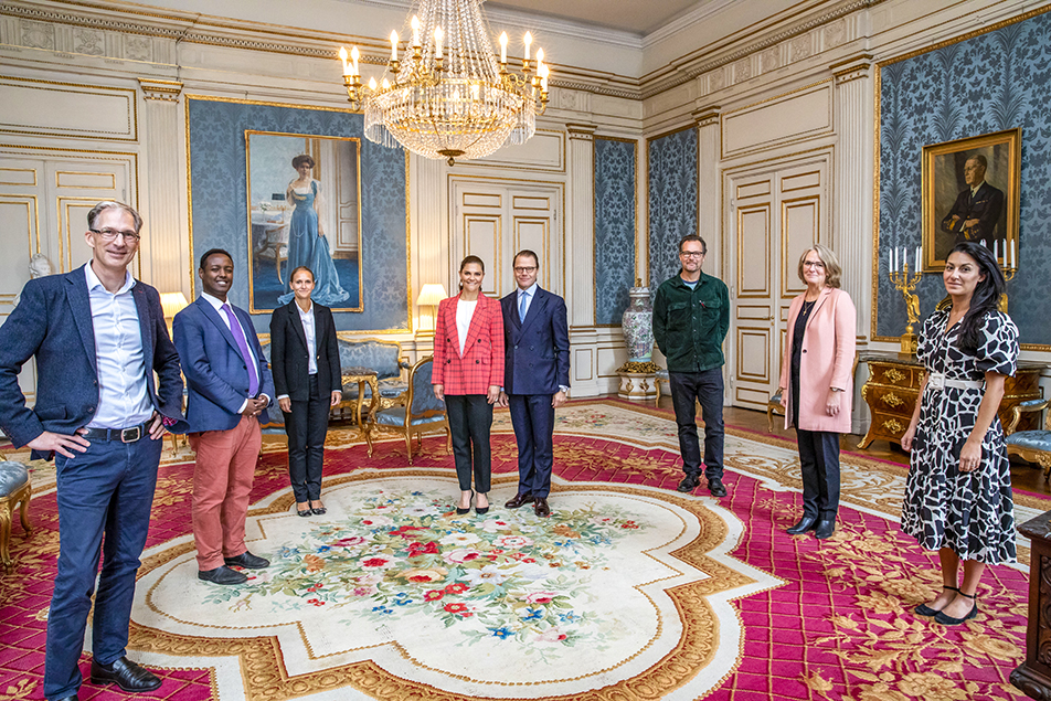 Kronprinsessparet tillsammans med Johan Oljeqvist, Ahmed Abdirahman, Elin Annwall, Anders Kassman, Marika Markovits och Nahal Illerstig. 