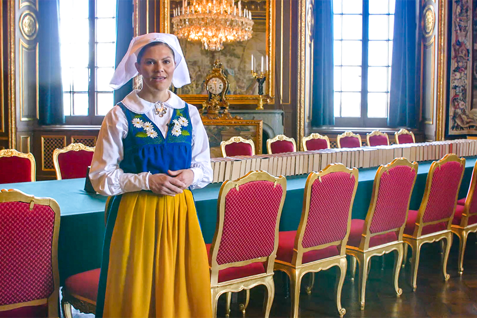 Kronprinsessan under guidningen på Kungliga slottet. 