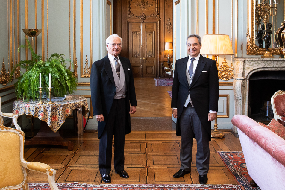 The King with Egypt's ambassador Alaa Mohamed Salaheldin Hegazy. 