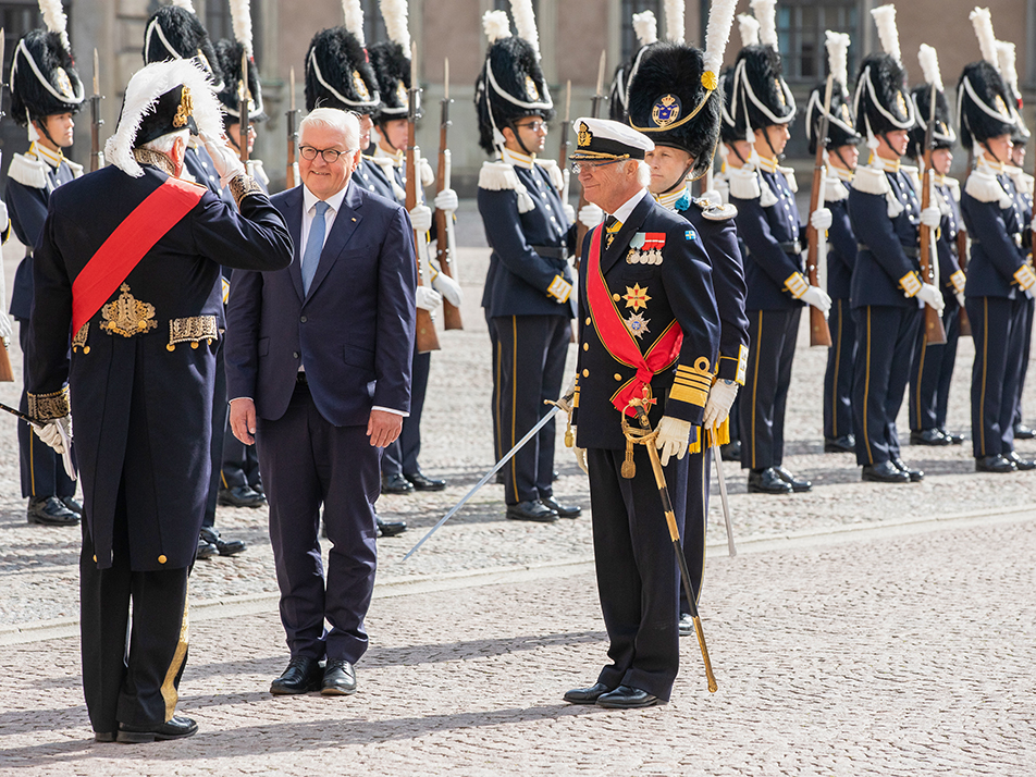 The King and President of the Federal Republic of Germany Frank-Walter Steinmeier inspect the guard of honour during the welcoming ceremony at the Royal Palace. 