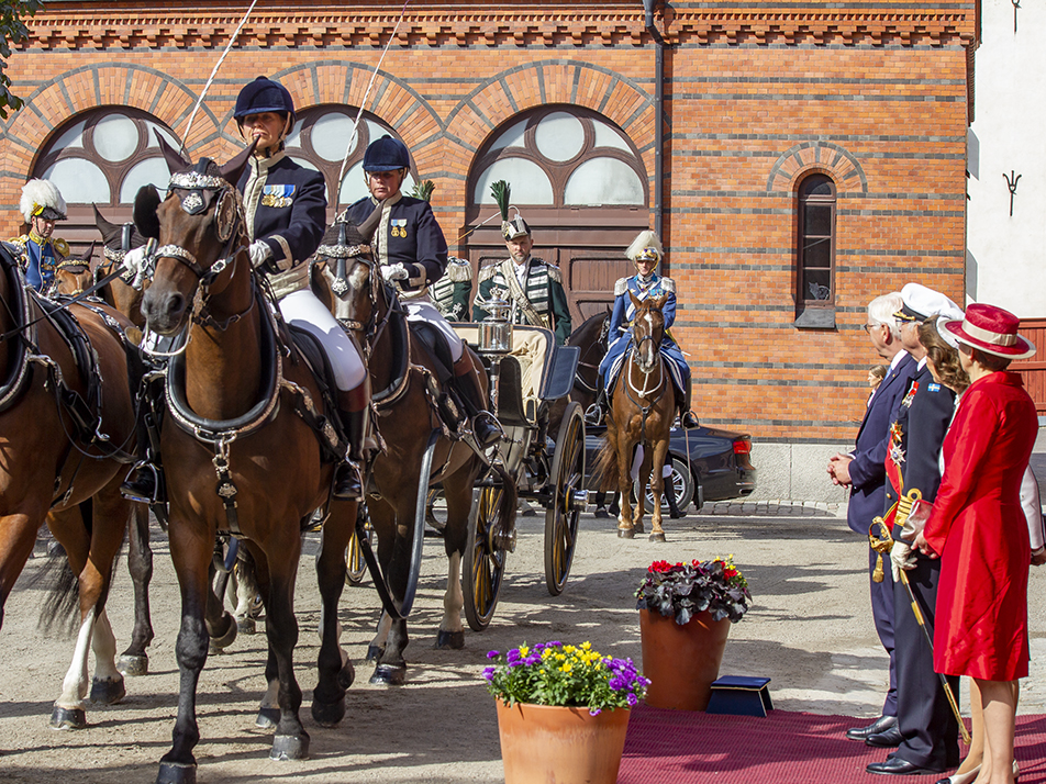 The King and Queen and the Presidential couple at the Royal Stables.