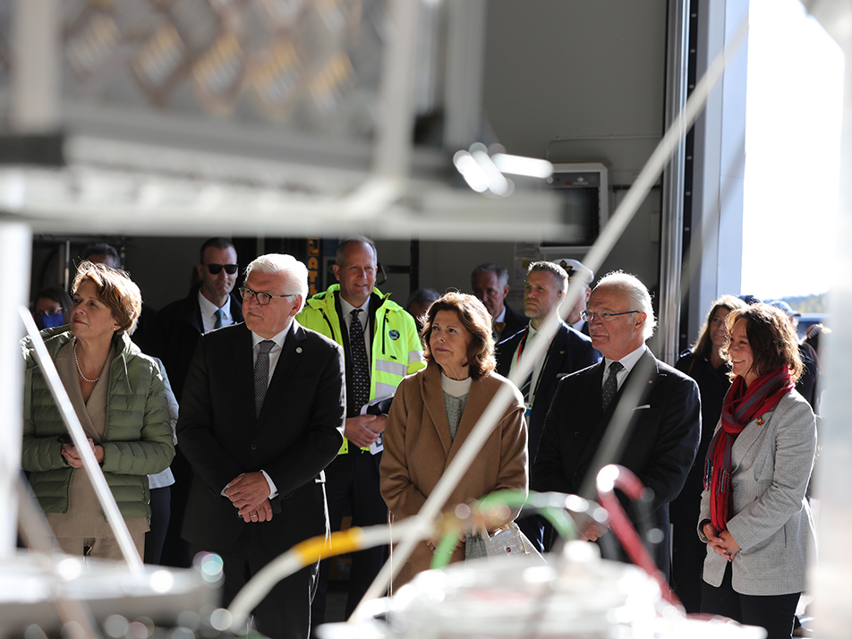 Kungaparet och presidentparet besöker Esrange Space Center tillsammans med statsrådet Matilda Ernkrans. 