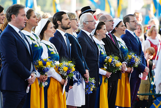 Kungafamiljen vid nationaldagsfirandet på Skansen. 