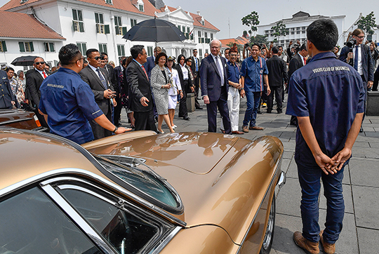 På Fatahillah-torget i Jakartas gamla stad Kota Tua visades Volvo-veteranbilar. Volvo har stort affektionsvärde för många indoneser och betraktas som ett kultmärke. 