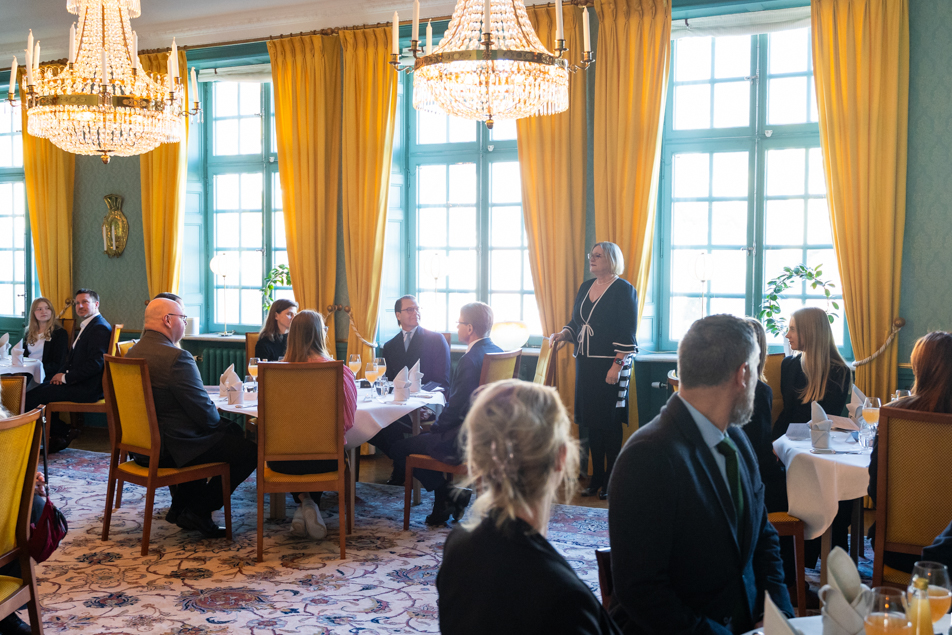 Lunch på residenset i Karlskrona med bland andra länsråd Helena Morgonsköld.
